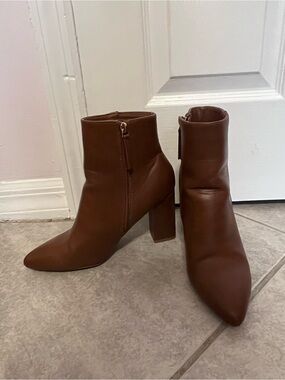 Women's Brown Pointed-Toe Block Heel Ankle Boots